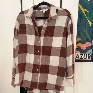Old Navy Women's Brown and Cream Plaid Button-Down Shirt